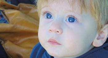 blue eyed baby’s visual development